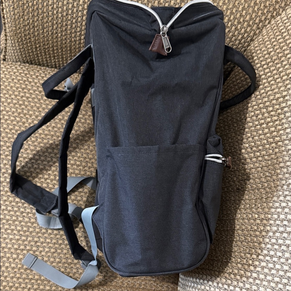 Black Convertible Canvas Rucksack/Backpack - Picture 7 of 9